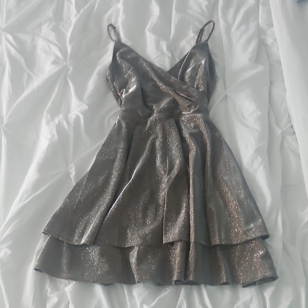 Dillard's Metallic Bronze Gold Silver Mini Dress Size XS In Perfect Condition